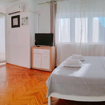 Apartmani Bojana 罗维尼 外观 照片