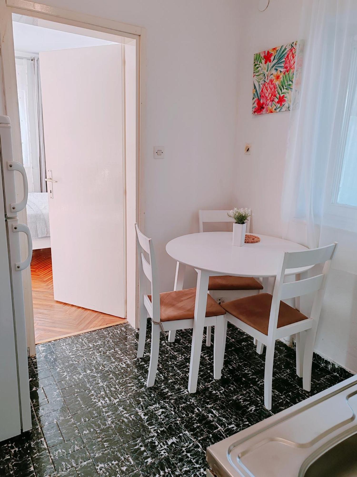 Apartmani Bojana 罗维尼 外观 照片