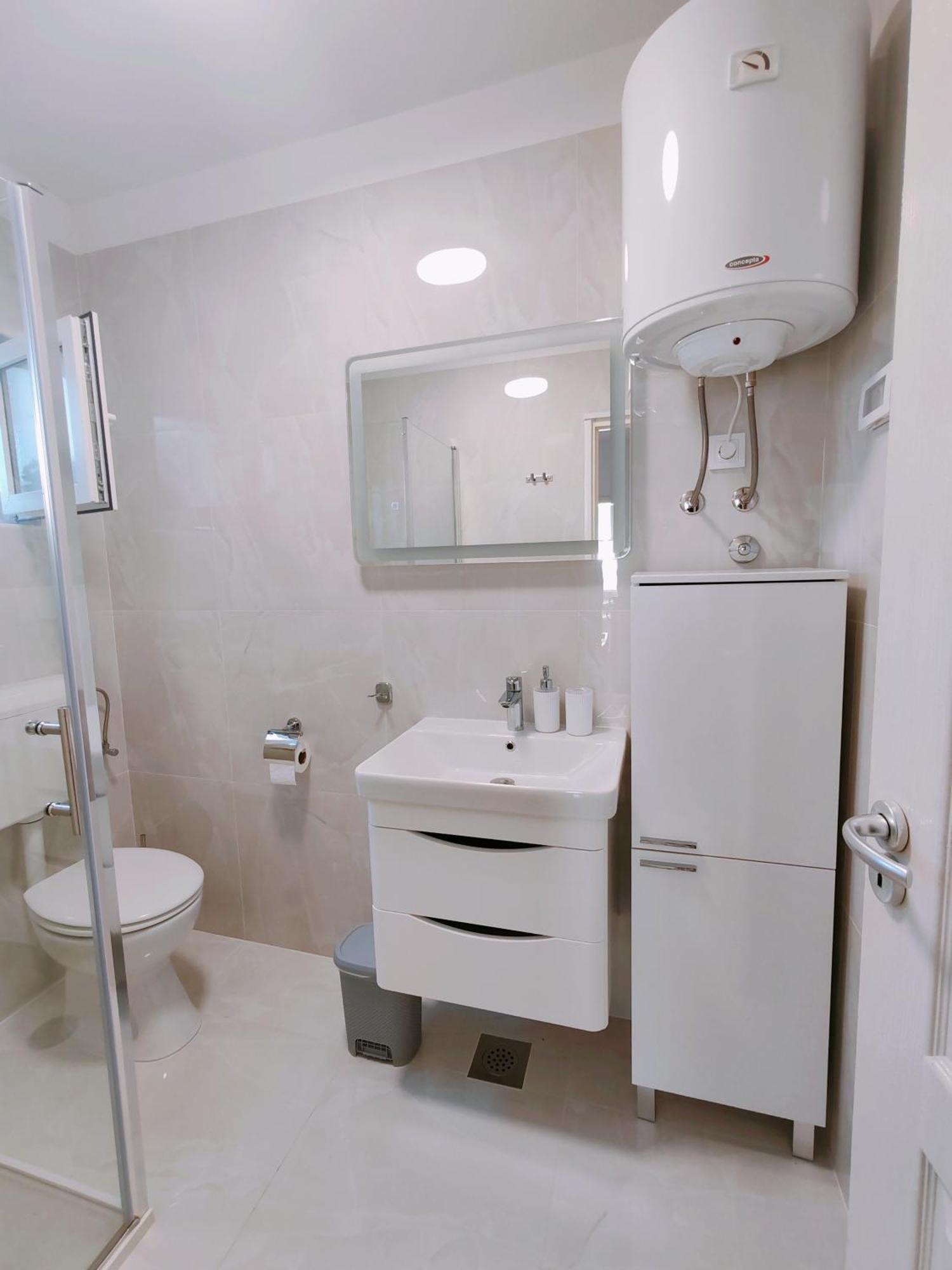 Apartmani Bojana 罗维尼 外观 照片