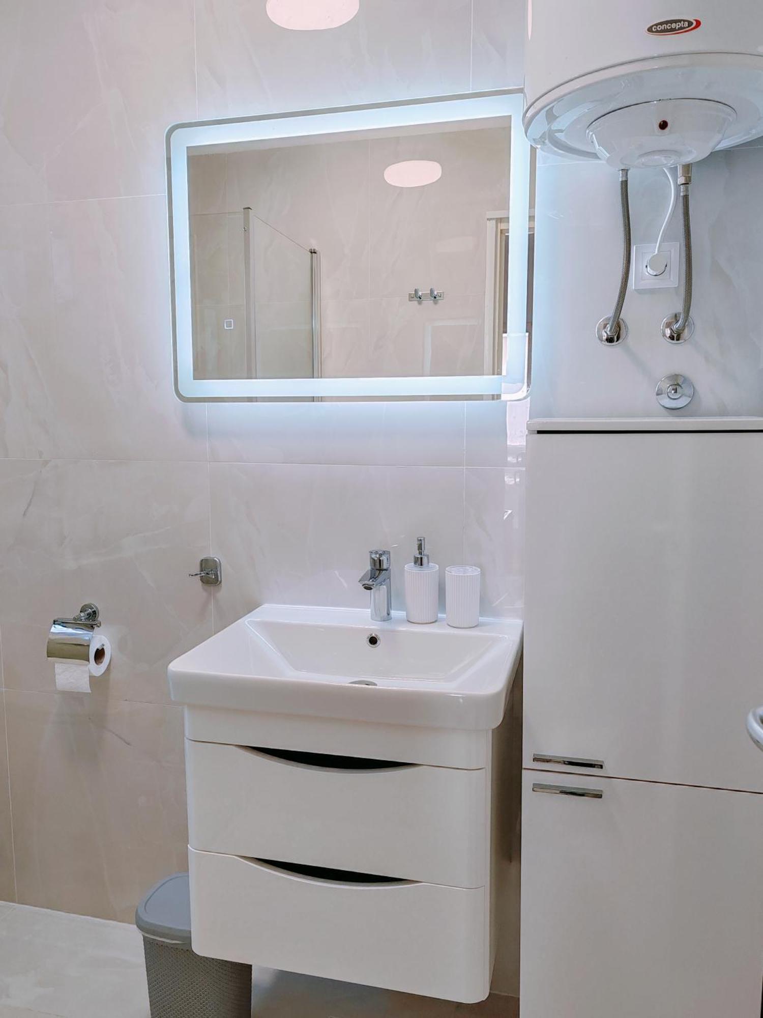 Apartmani Bojana 罗维尼 外观 照片